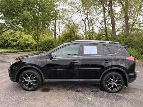 Used 2018 Toyota RAV4 SE w/ Protection Package AWD/4WD image 6