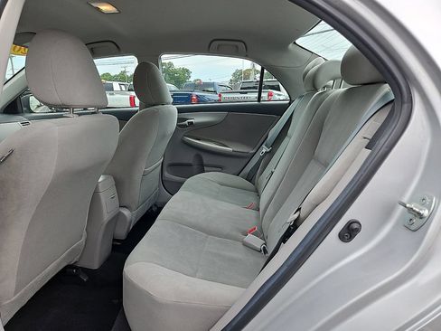 Used 2013 Toyota Corolla LE FWD image 12