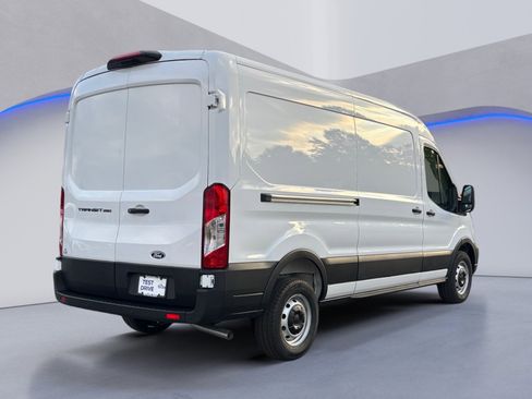 New 2026 Ford Transit 250 148 Medium Roof w/ Load Area Protection Package RWD image 11