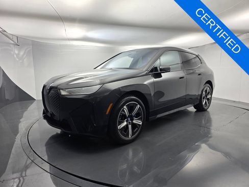 Used 2024 BMW iX xDrive50 w/ Premium Package AWD/4WD image 8