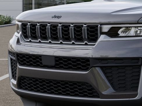 New 2026 Jeep Grand Cherokee Altitude AWD/4WD image 11