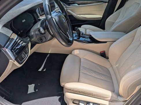 Used 2023 BMW 530e RWD image 21