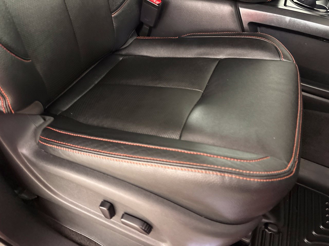 Used 2022 Nissan Titan PRO-4X w/ Pro-4x Convenience Package AWD/4WD image 34