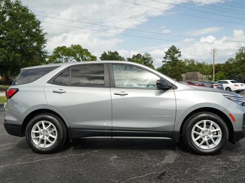 Used 2023 Chevrolet Equinox LS w/ LPO, Cargo Package FWD image 2