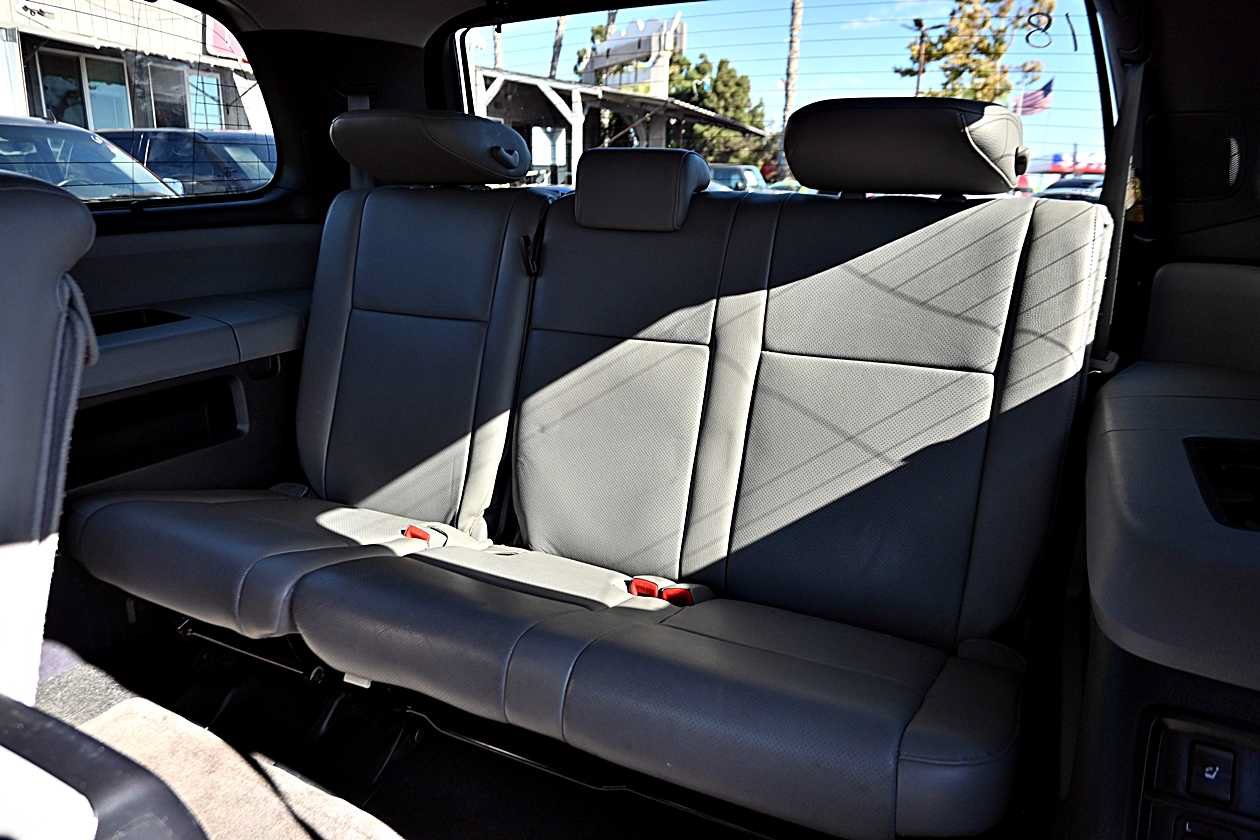 Used 2013 Toyota Sequoia Platinum AWD/4WD image 14
