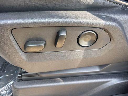 Used 2025 Chevrolet Tahoe Premier image 4