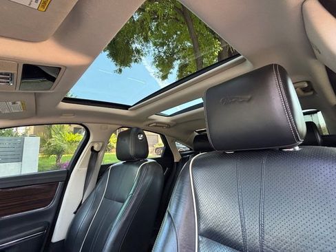 Used 2018 Jaguar XJ R-Sport image 37