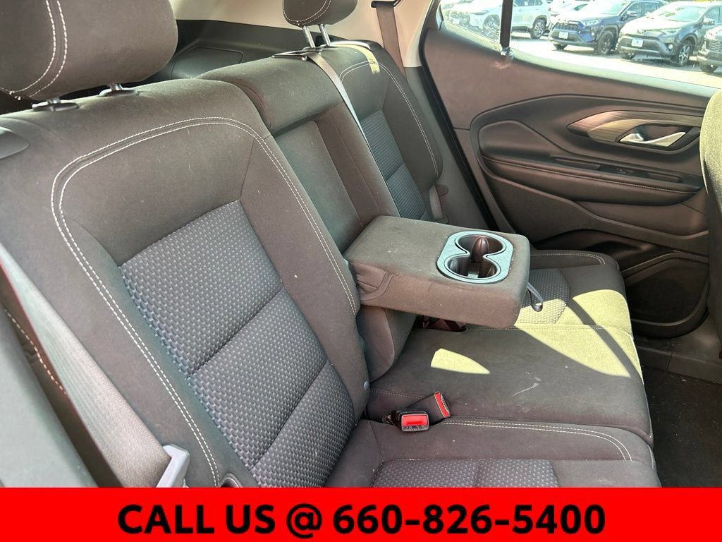 Used 2022 GMC Terrain SLE w/ Driver Convenience Package FWD image 7