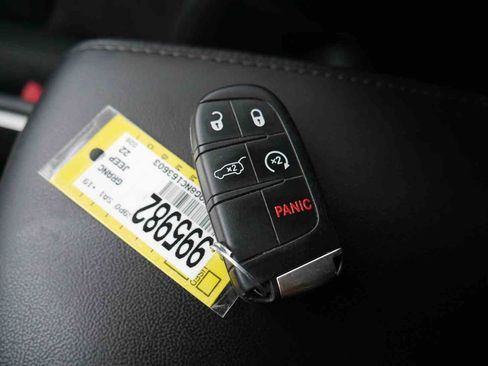 Used 2022 Jeep Grand Cherokee Altitude AWD/4WD image 31