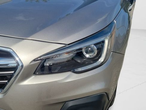 Used 2018 Subaru Outback 3.6R Limited AWD/4WD image 22