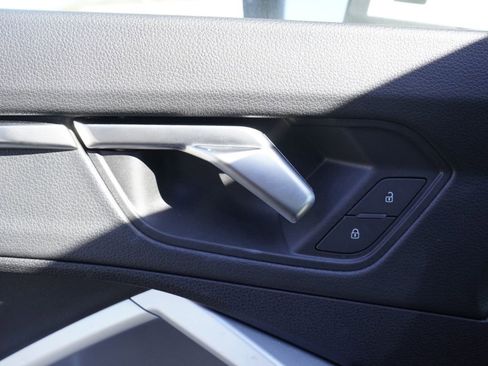 Used 2023 Audi Q3 2.0T Premium image 11