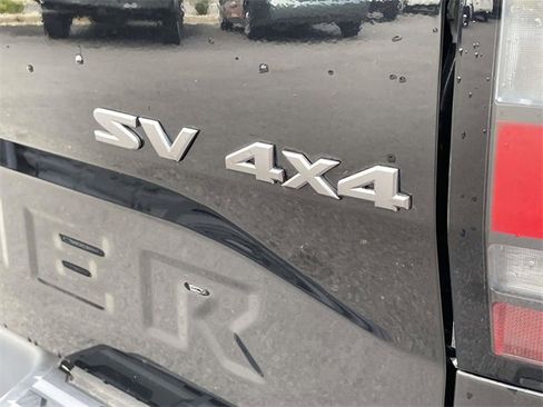 Used 2022 Nissan Frontier SV w/ Technology Package image 12