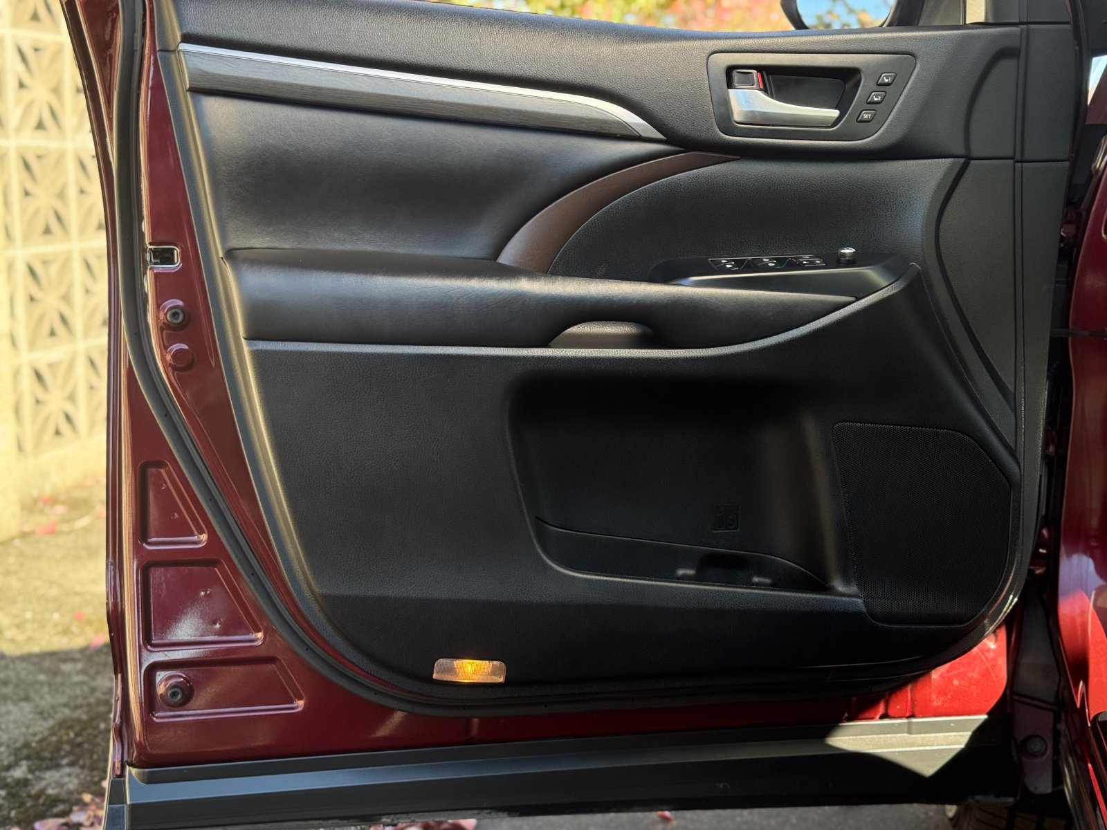 Used 2018 Toyota Highlander Limited AWD/4WD image 12