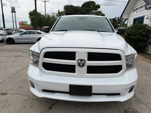 Used 2017 RAM 1500 Express RWD image 2