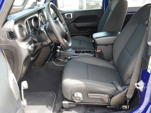 Used 2020 Jeep Wrangler Sport AWD/4WD image 7