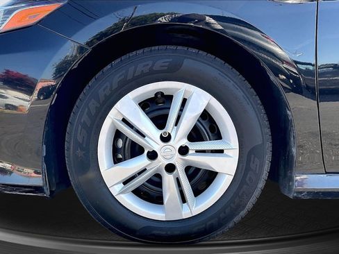Used 2021 Toyota Camry LE FWD image 9