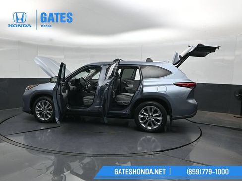 Used 2023 Toyota Highlander Limited AWD/4WD image 58