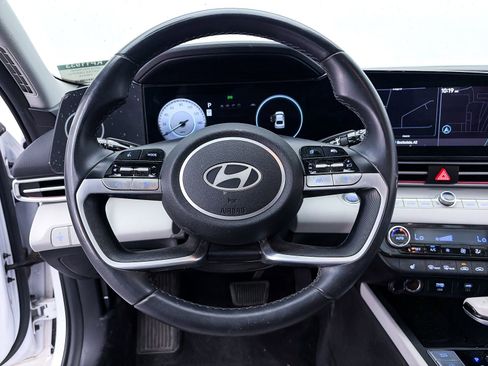 Used 2024 Hyundai Elantra Limited FWD image 32