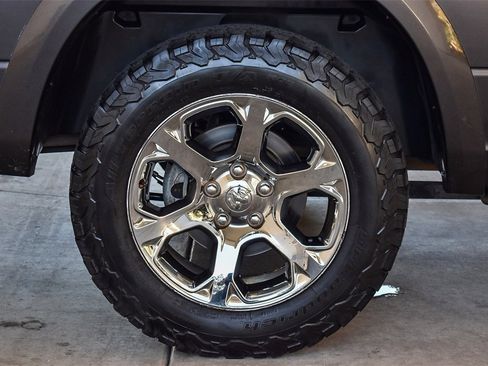 Used 2018 RAM 1500 Laramie w/ Convenience Group image 12