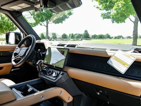 New 2026 Land Rover Defender 110 X-Dynamic SE AWD/4WD image 16