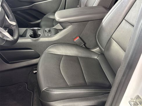 Used 2023 GMC Terrain SLT AWD/4WD image 13