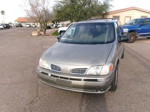 Used 2001 Oldsmobile Silhouette GL image 2