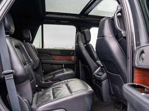 Used 2023 Lincoln Navigator Reserve image 15