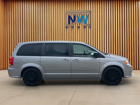 Used 2016 Dodge Grand Caravan SE w/ Quick Order Package 29E SE FWD image 21
