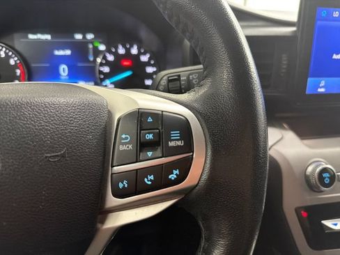 Used 2023 Ford Explorer XLT AWD/4WD image 26