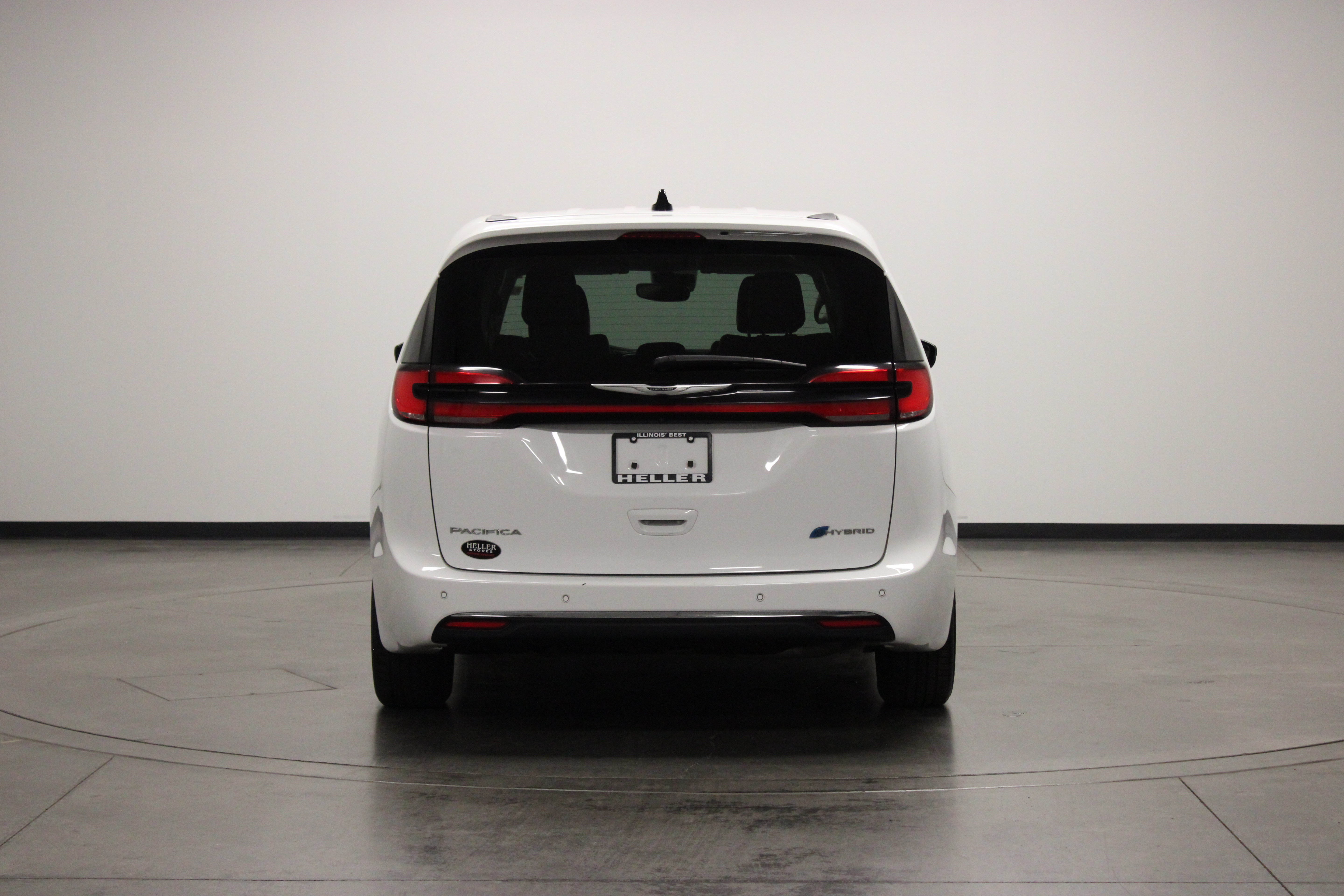 Used 2024 Chrysler Pacifica Limited FWD image 7