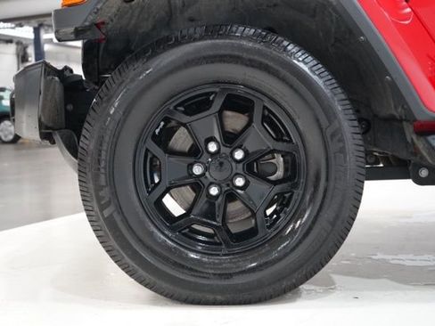 Used 2021 Jeep Gladiator Willys image 13