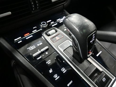 Used 2019 Porsche Cayenne AWD/4WD image 24