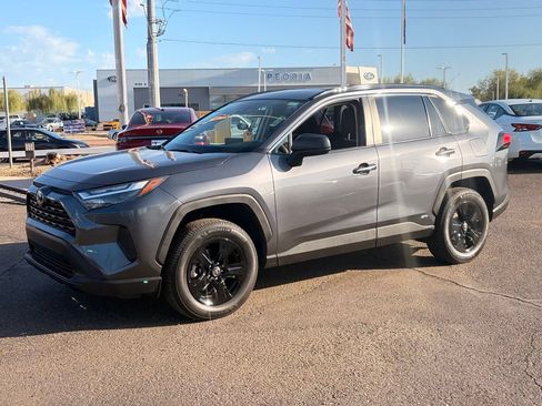 Used 2023 Toyota RAV4 LE AWD/4WD image 2