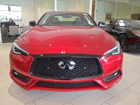 Certified 2022 INFINITI Q60 Red Sport 400 w/ Cargo Package image 2