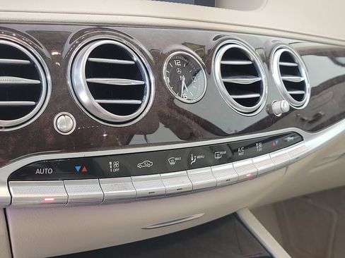 Used 2020 Mercedes-Benz S 560 Sedan image 32