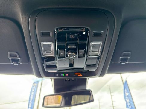 New 2026 Chevrolet Suburban Premier image 27