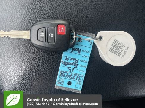 Used 2015 Toyota RAV4 XLE AWD/4WD image 16