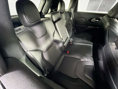 Used 2022 Jeep Cherokee Limited image 23