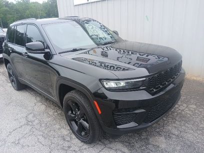 Used 2023 Jeep Grand Cherokee Altitude