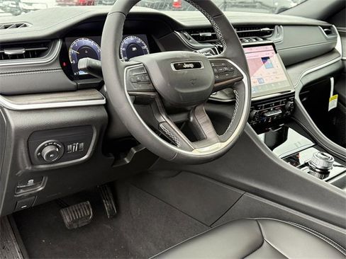 New 2025 Jeep Grand Cherokee Limited w/ Trailer Tow Package image 14