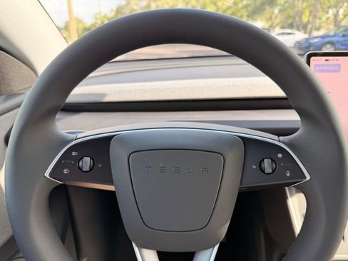 Used 2026 Tesla Model Y 2WD image 6