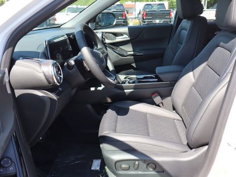 New 2026 Chevrolet Equinox LT w/ Convenience Package II AWD/4WD image 5