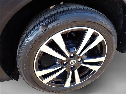 Used 2018 Nissan Kicks SV FWD image 7