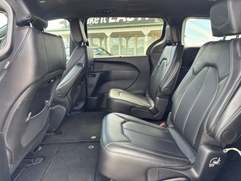 Used 2025 Chrysler Pacifica Select FWD image 20