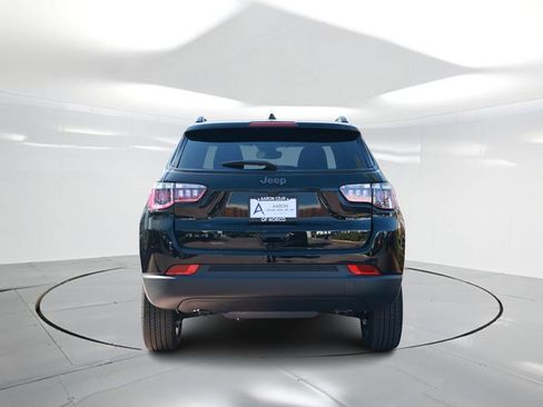 New 2026 Jeep Compass Latitude image 3