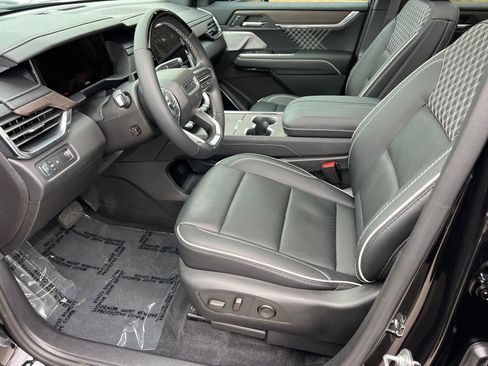 Used 2024 GMC Acadia Denali w/ Super Cruise Package image 9