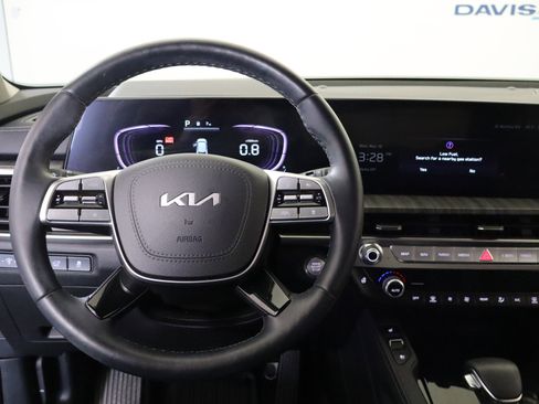 Used 2025 Kia Telluride EX w/ EX Captain's Chair Package image 24