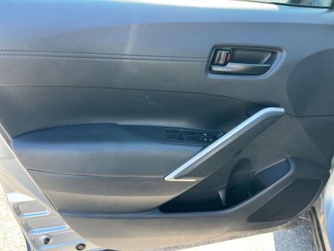 Used 2025 Toyota Corolla Cross LE image 18