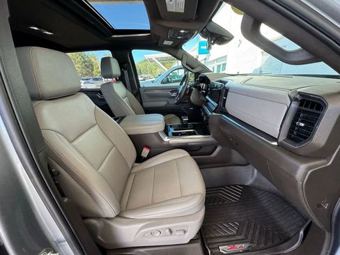 Used 2025 Chevrolet Silverado 1500 LTZ w/ LTZ Premium Package image 16