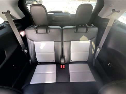 Used 2022 Ford Explorer XLT w/ Equipment Group 202A image 30